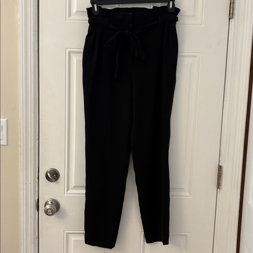 CH Carolina Herrera Belted paperbag waist Pants Size 2 black